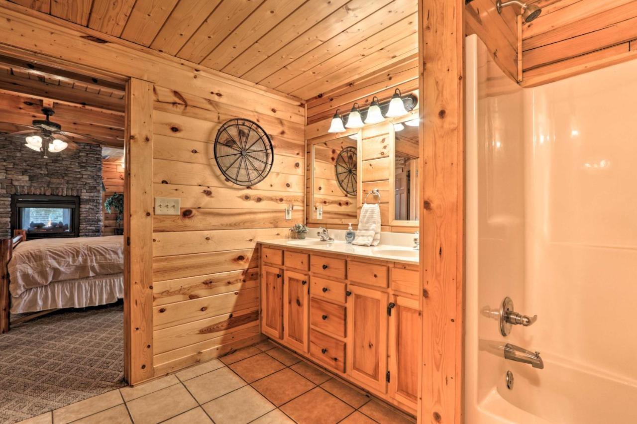 Pigeon Forge Cabin With Games, 1 Mi To Parkway! מראה חיצוני תמונה